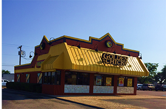 Golden Chick storefront.  Your local Golden Chick fast food restaurant in Giddings, Texas