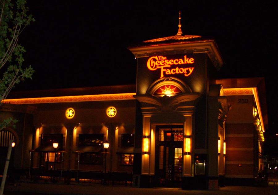 The Cheesecake Factory location in Tukwila, WA store image five